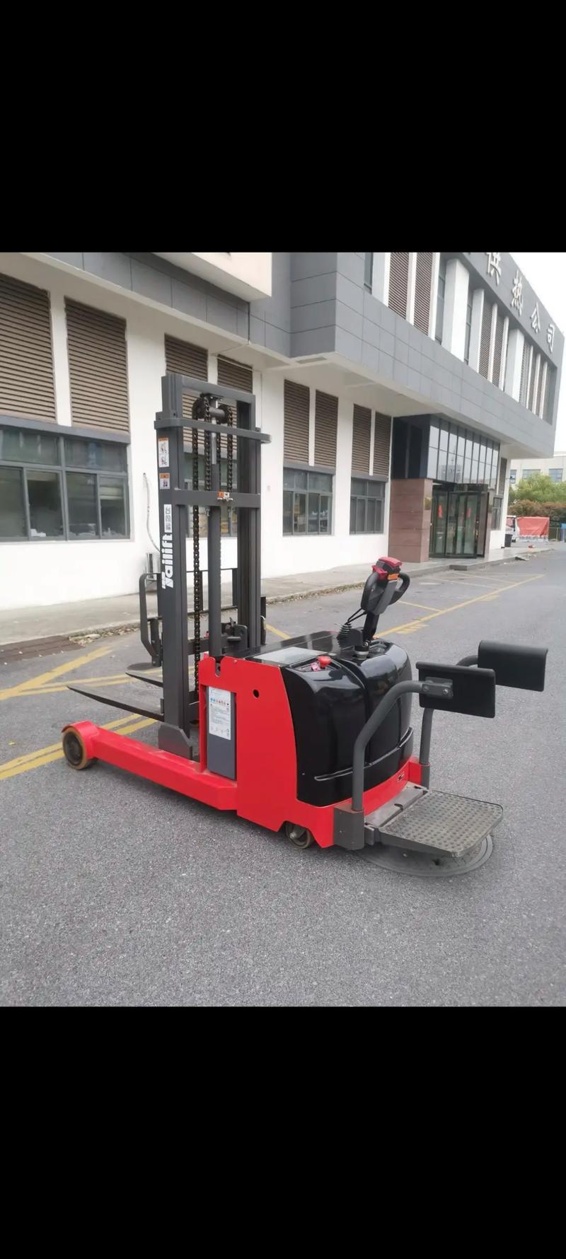 焦作电动叉车：技术演进与绿色物流的革新力量